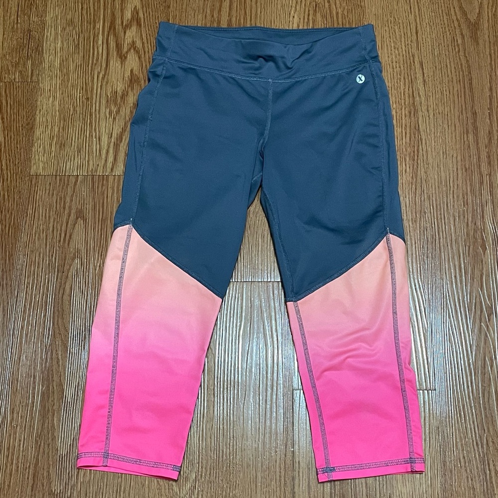 Xersion Kids Gray Capri Leggings with Orange and Pink Ombre